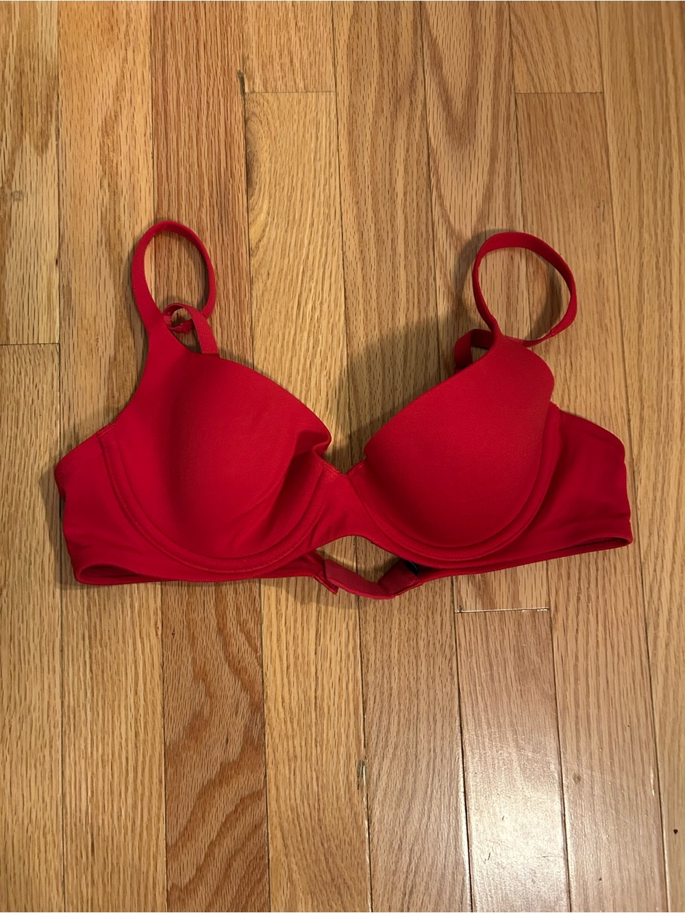 Victorias Secret Body by Victoria Lightly Lined T Shirt Bra Sz 36A Red